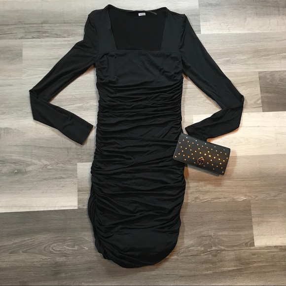 Super classy and beautiful mini black dress! - Picture 2 of 4
